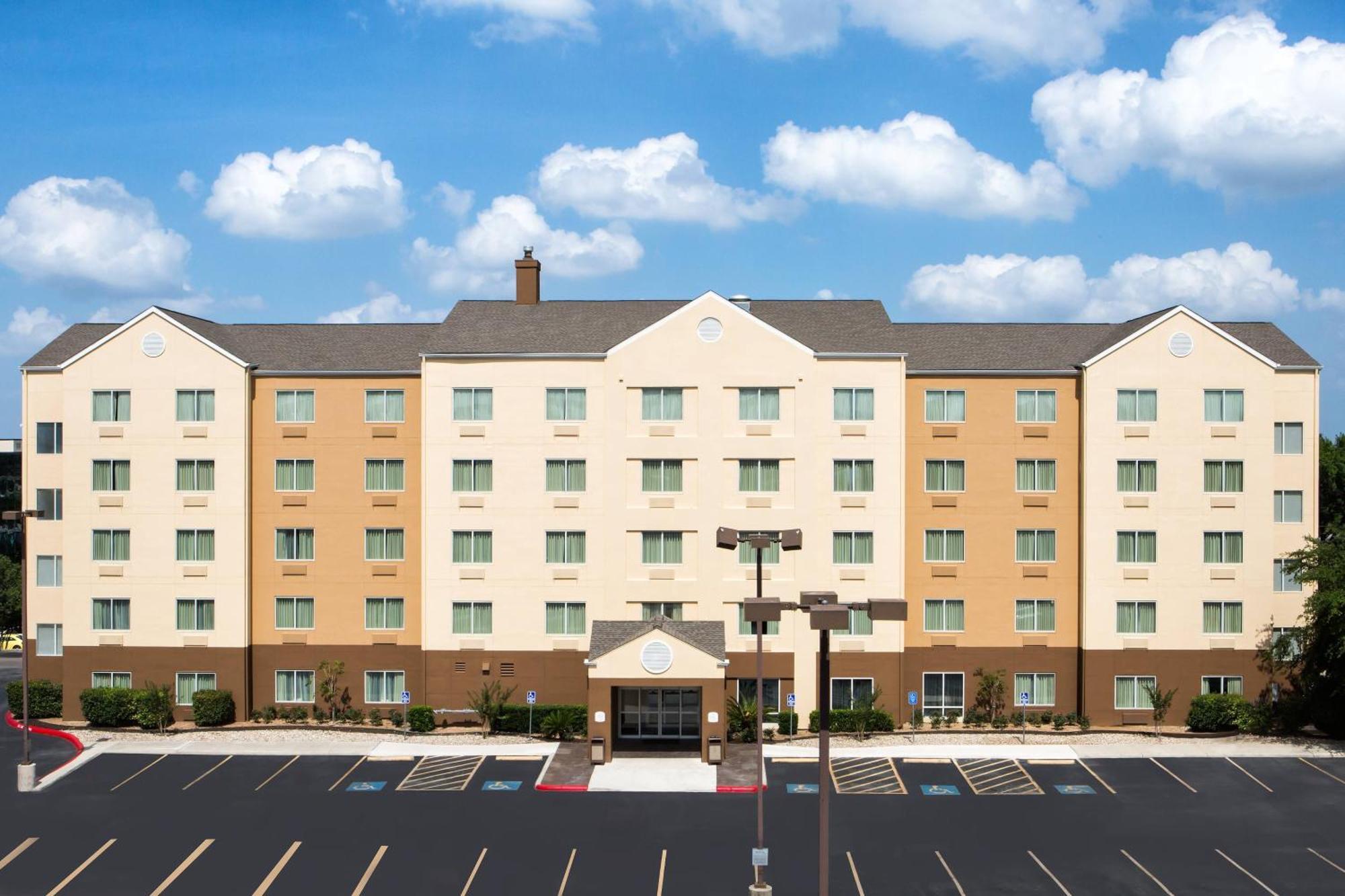 Fairfield Inn & Suites By Marriott San Antonio Airport/North Star Mall Екстер'єр фото