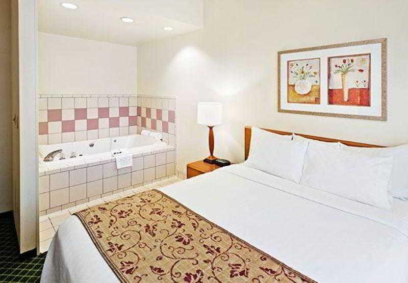 Fairfield Inn & Suites By Marriott San Antonio Airport/North Star Mall Номер фото